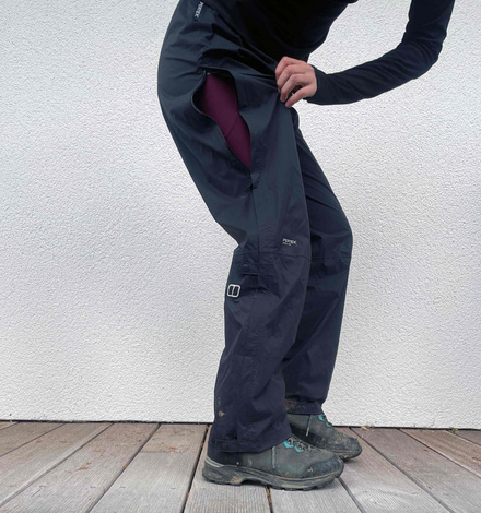 Praktisch wenn es schweißtreibend wird: Durch die beidseitig zu öffnenden Reißverschlüsse kann ich mir individuelle Ventilationsmöglichkeiten schaffen.