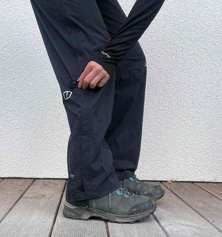 Praktisch wenn es schweißtreibend wird: Durch die beidseitig zu öffnenden Reißverschlüsse kann ich mir individuelle Ventilationsmöglichkeiten schaffen.