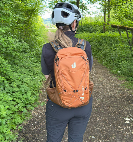 Die ergonomischen Schultertr&auml;ger passen sich gut an und tragen sich auch auf l&auml;ngeren Touren angenehm leicht.
