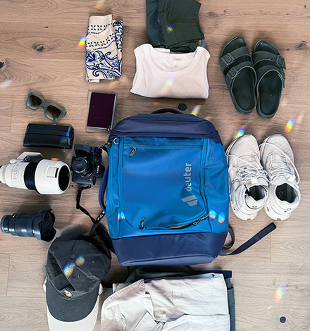 Mit dem Deuter Duffel Pro Roller und Pack unterwegs zum nächsten Abenteuer.