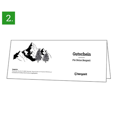 Leg den Gutschein so vor dir hin, dass das Bergzeit Logo richtig rum zu lesen ist.