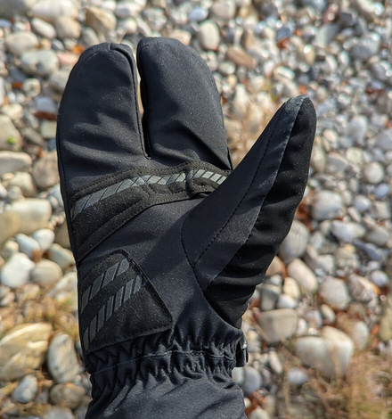 Die Fingerscrossed Radhandschuhe fallen normal aus.