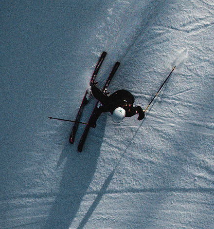 Vom 1. bis zum 30. November 2025 hast Du die Chance, bei Bergzeit ein Familien-Set von Leki im Wert von 500 Euro zu gewinnen.