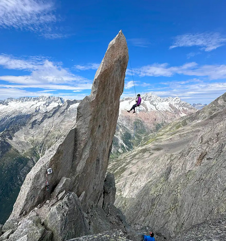 Diesen spektakulären Abseiler gibt es natürlich auch nur wenn man auf der Gipfelnadel war.