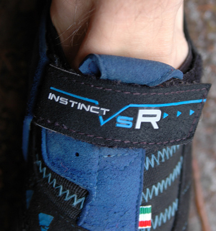 Suola più morbida e maggiore sensibilità nei punti d'appoggio: ecco cosa contraddistingue lo Scarpa Instinct VSR.