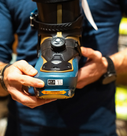 Sohlenlänge 294 MM: Meistens ist die Angabe zur Sohlenlänge im Fersenbereich der Schale eingeprägt. Je nach Hersteller kann dies auch variieren. 