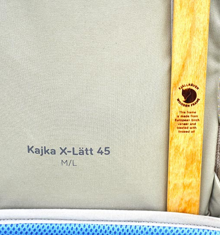 Der Fj&auml;llr&auml;ven Kajka X-L&auml;tt kommt mit einem Rahmen aus Birkenholz.