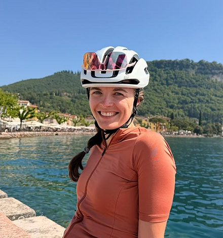 Der Julbo Finisher mit praktischer und vor allem zuverl&auml;ssiger Brillenhalterung.