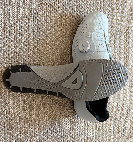 Die verstell- und herausnehmbare ErgoLogic-Innensohle erm&ouml;glicht eine individuelle Anpassung.