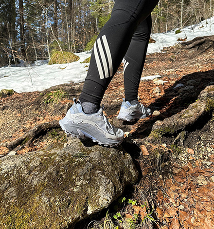 Zwar bin ich im rutschigen Schneematsch dann doch einige Male ausgerutscht, aber f&uuml;r diesen extrem rutschig-glatten Untergrund ist der Merrell auch einfach nicht ausgelegt.
