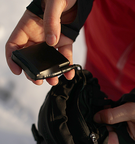 Ein vierstufiges Heizsystem und eine gute Bedinebarkeit mit Handschuhen gehört bei hochwertigen beheizbaren Skihandschuhen zum Standard. 