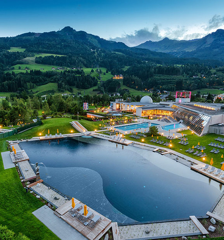 Die Alpentherme Gastein lädt zum Erholen und Entspannen ein.
