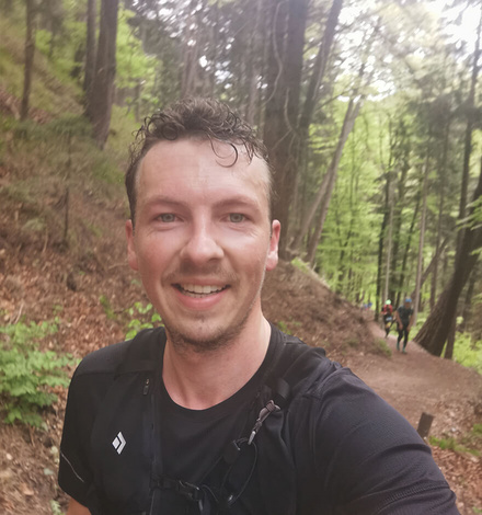 Über Stock und Stein über die Trails die durch die Wälder der schönen Innsbrucker Landschaft führen.
