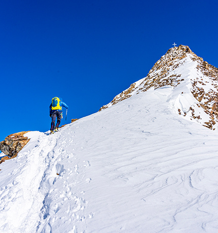 Die letzten seilversicherten Meter zum Mitterkarjoch