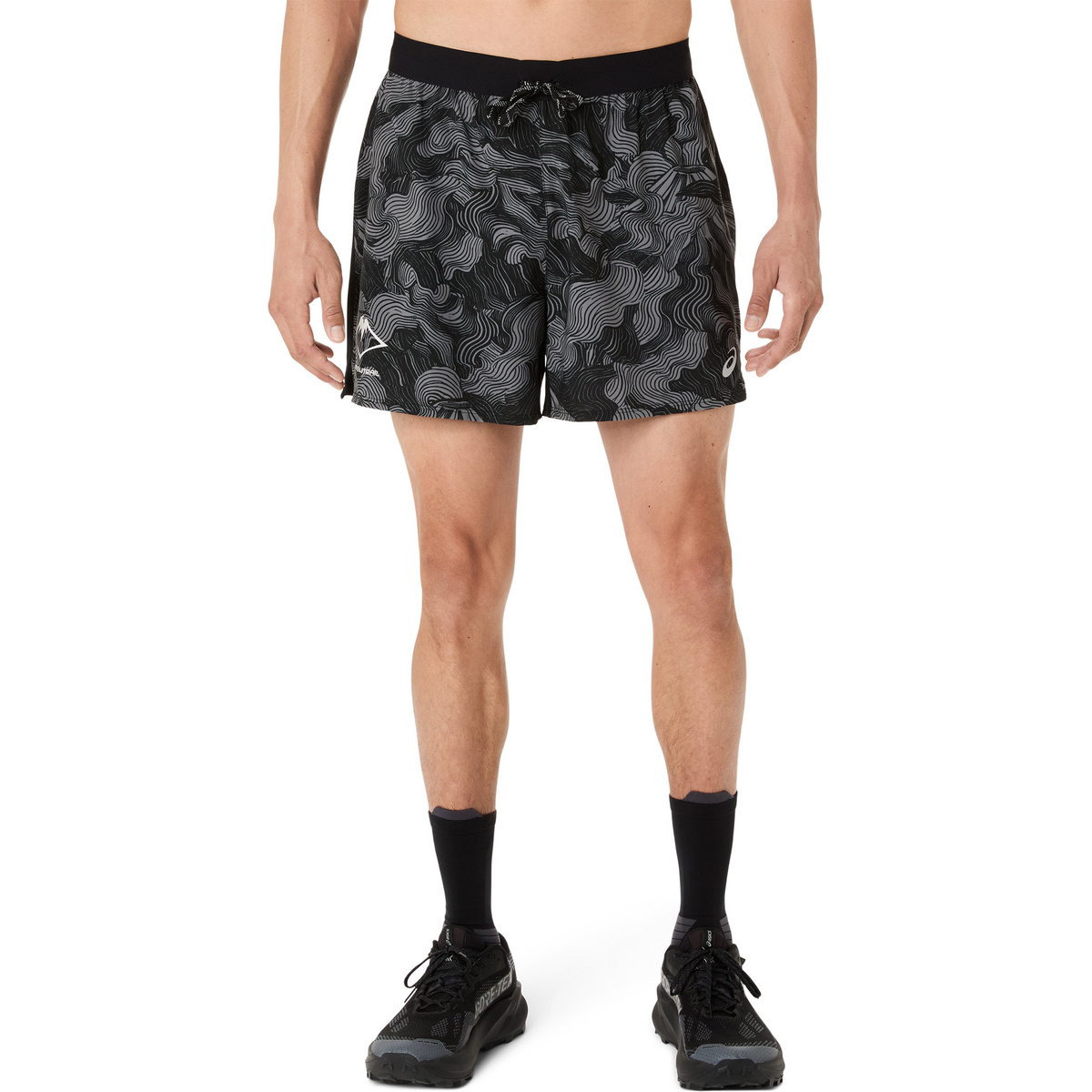 Asics Herren Fujitrail All Over Print 5'' Shorts (Größe L, schwarz)