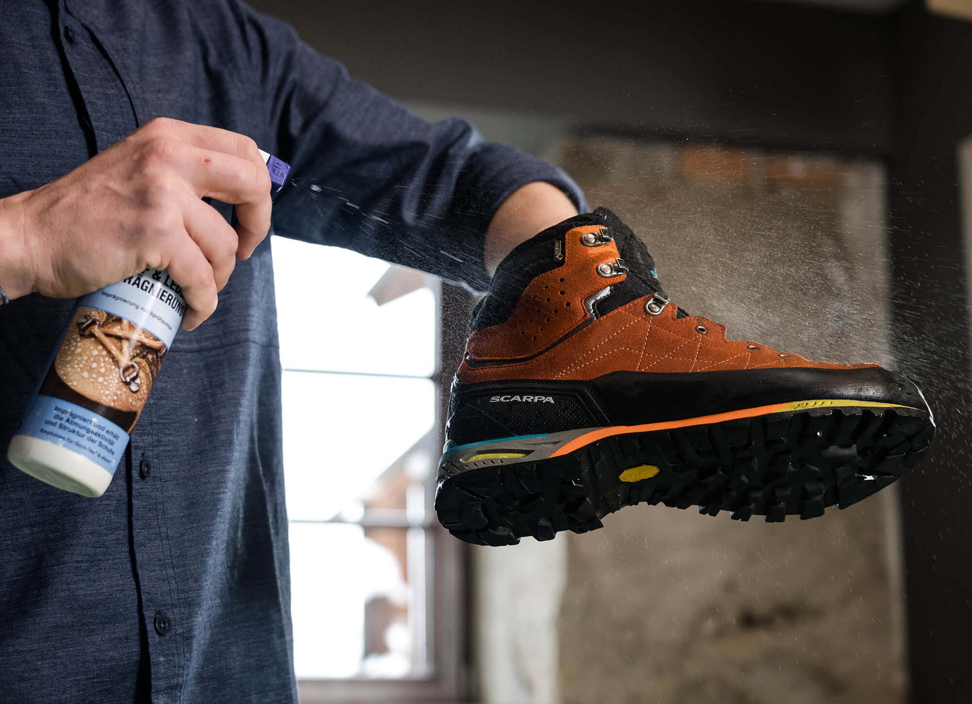 Impermeabilizzante Spray Scarponi Trekking SCARPA WATERPROOFER AND REVIVER  FOR NUBUCK AND SUEDE -  - The Sport Shop On-Line