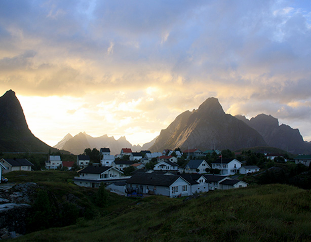 So nehmen wir Abschied. Auf der Straße Richtung Süden haben wir noch lange dieses Bild vor Augen.