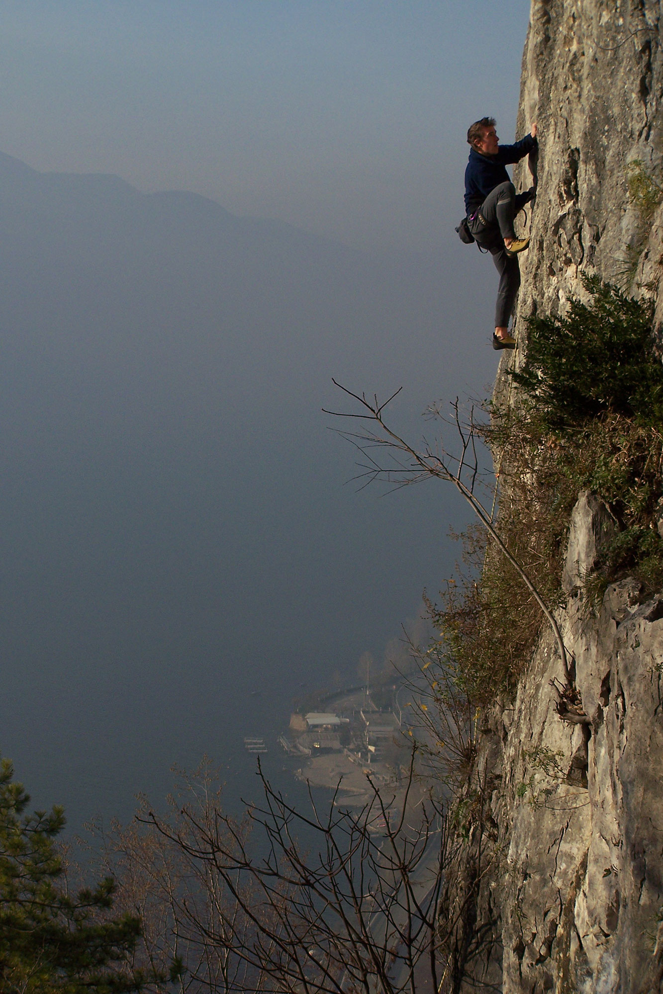 Falesia del Lariosauro, climber Samuel Fortunato