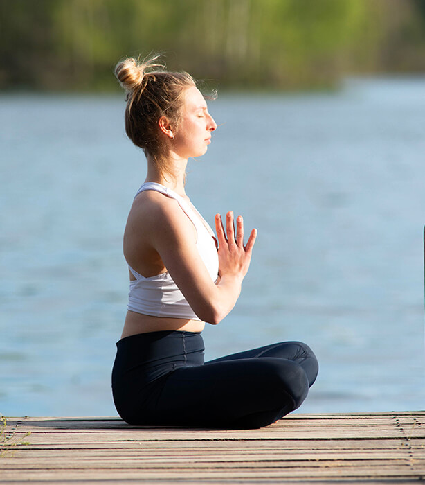 Atemübungen helfen Stress zu reduzieren und gelassener in Sport und Alltag zu werden. 