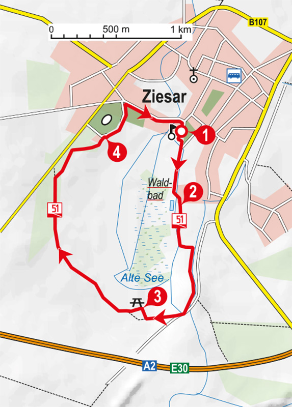 Der kurze, abwechslungsreiche Wanderweg bietet immer wieder schöne Blicke auf die Burganlage Ziesar.