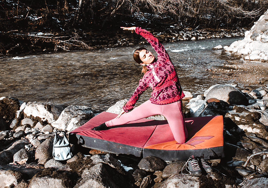 Das sogenannte Tor dehnt Deine kleinen Muskeln zwischen den Rippen, was wichtig für die Atmung ist.
