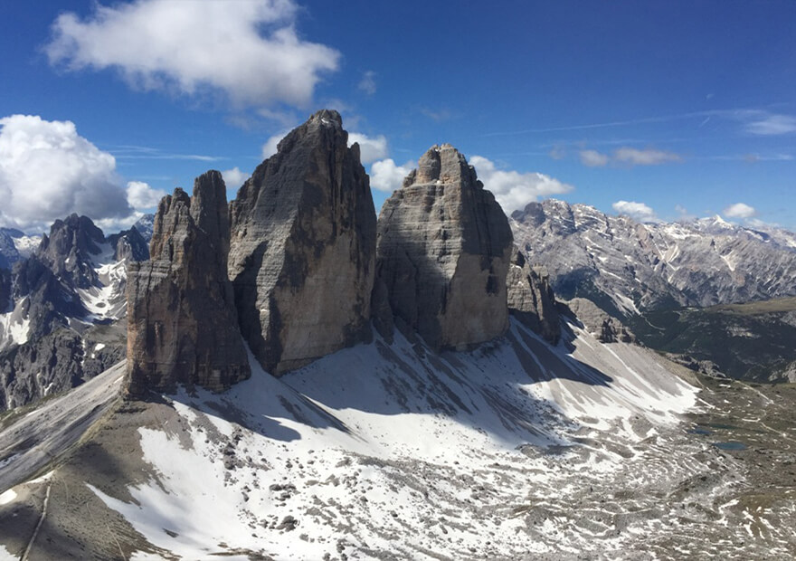 Die Drei Zinnen in Südtirol – auf einem Abschnitt des Roten Wegs der Via Alpina.