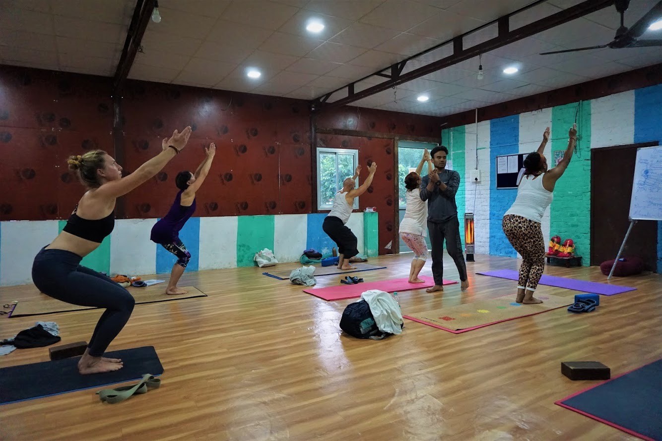 Der Stuhl - eine Asana der ersten Serie aus dem Ashtanga-Stil