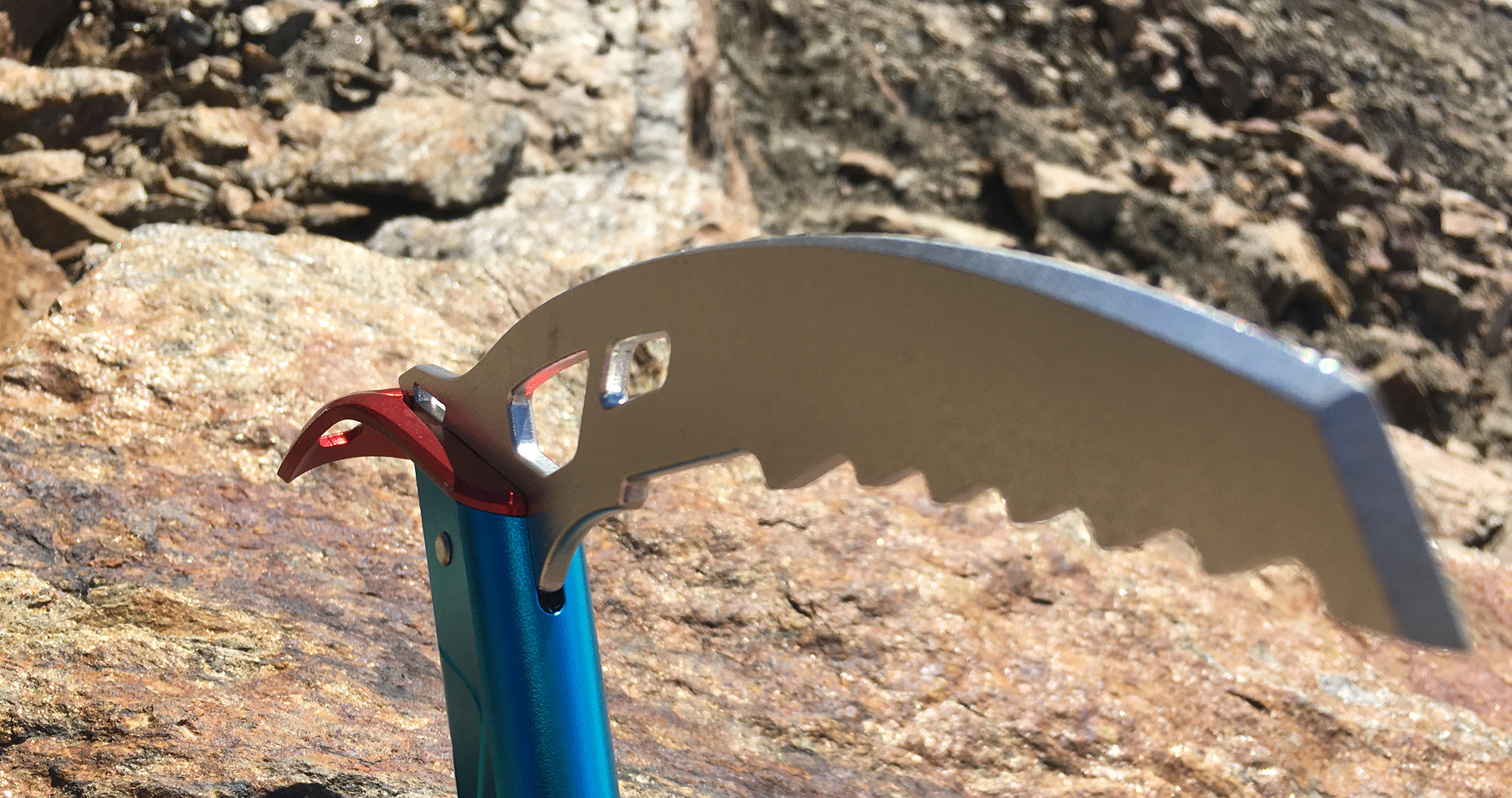 Der Corsa Race Eispickel von Camp im Test Bergzeit Magazin