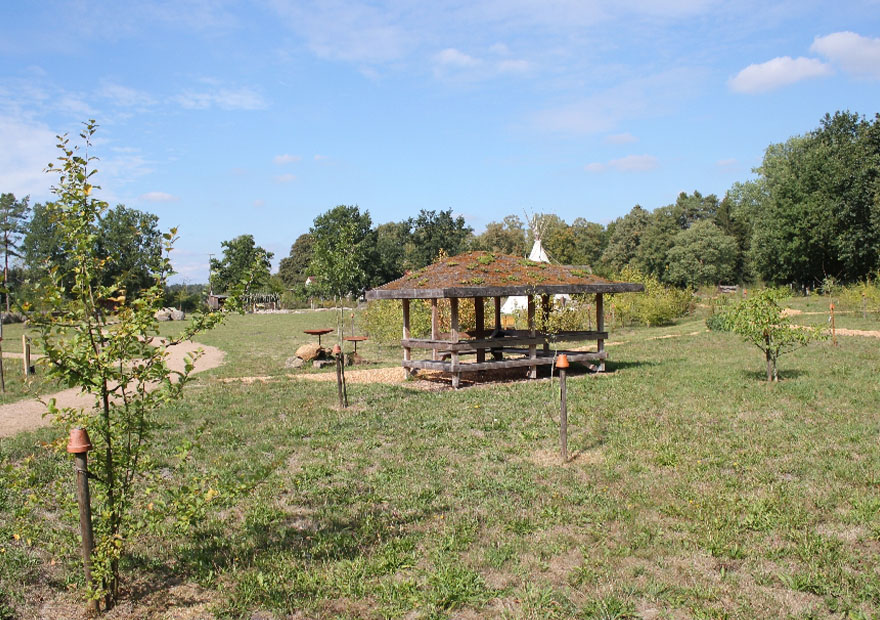 Der Mitmach-Erlebnisgarten des Hartmannshofs ist bei Jung und Alt beliebt. Es gibt auch ein Hofcafé.
