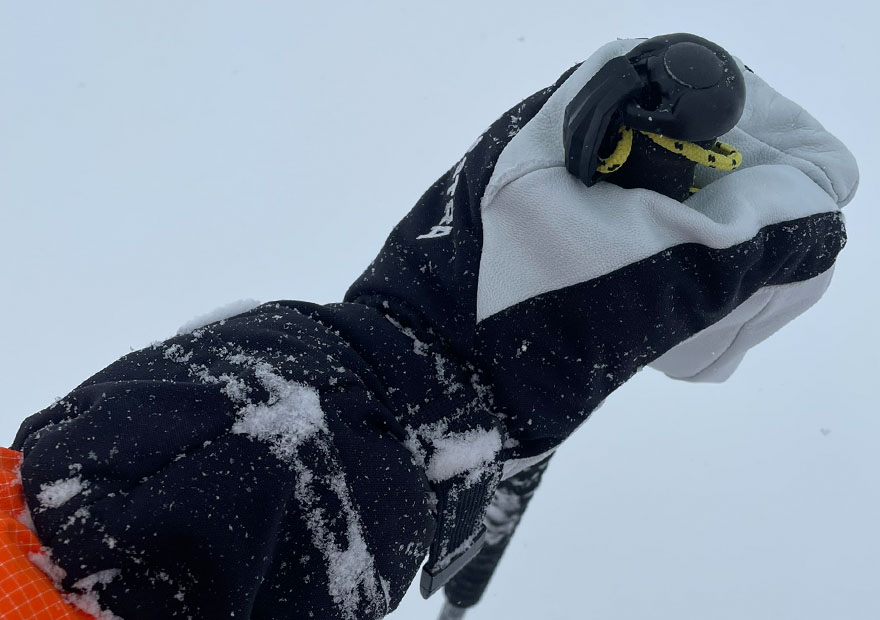 Die 3-Finger Variante des Army Leather Heli ist dank des großen Volumens das wärmste Modell, jedoch auf Kosten der Haptik.