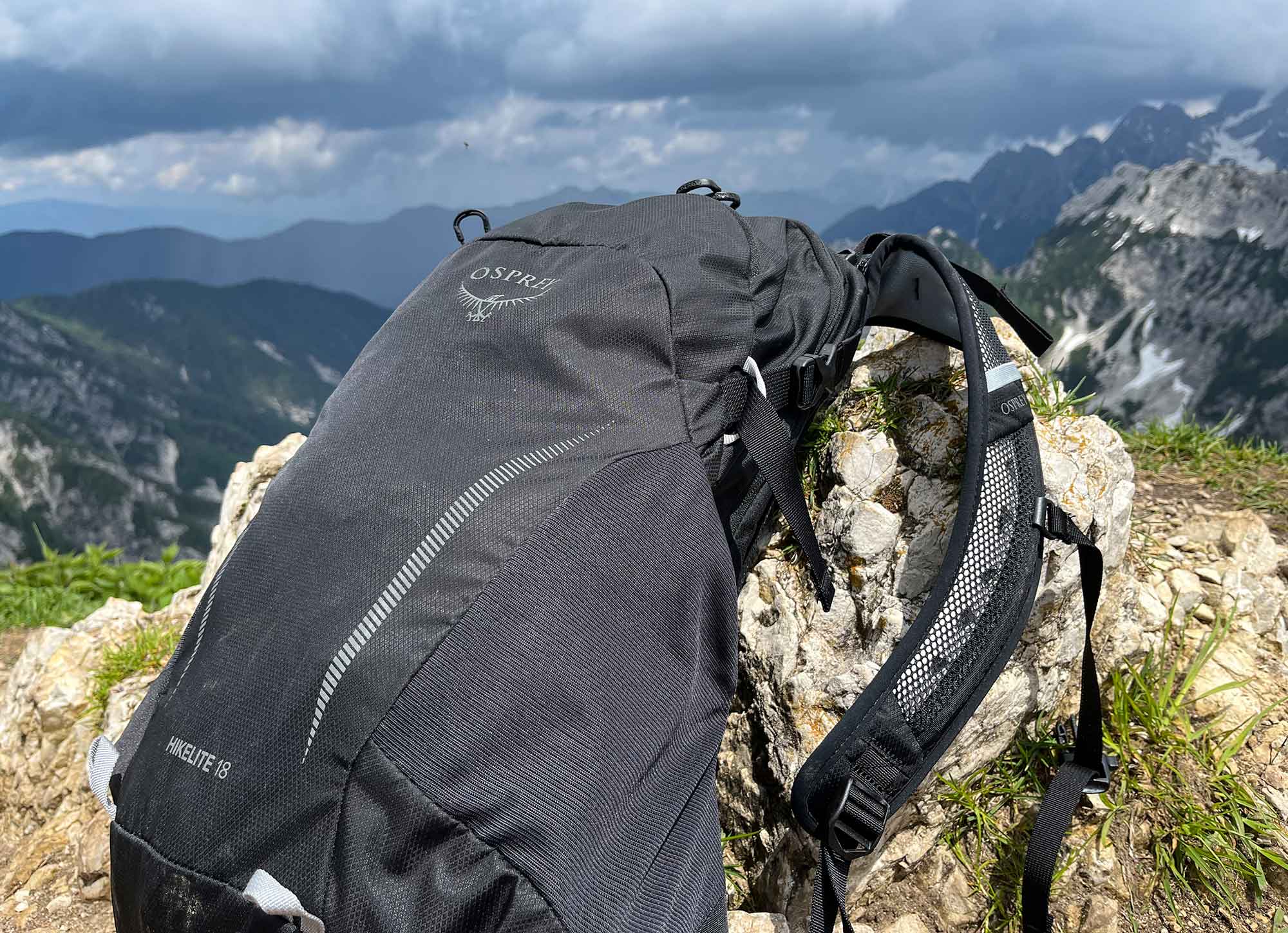 Osprey Hikelite 18 Zaino Unisex Da 18L - Leggero, Schienale Aria AirSpeed, Copripioggia Incluso, Ideale Per Escursioni