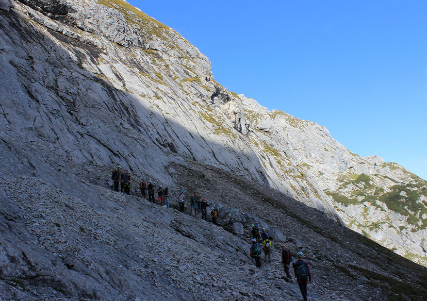 ... um über den Bernadeinkopf und den Nordwandsteig zur Bergstation der Alpspitzbahn zu gelangen.