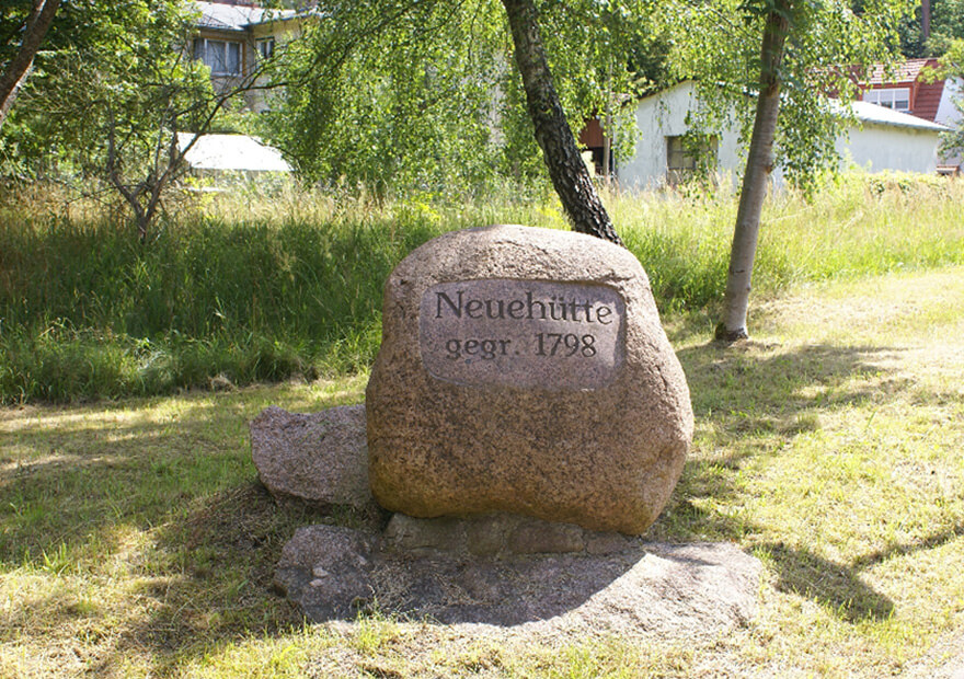 Neuehütte: Das historische Örtchen, das wir unterwegs passieren, wurde 1798 gegründet.